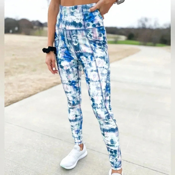 Freely 7/8 Leggings - Picture 1 of 15